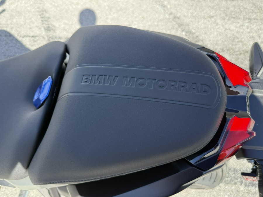 2026 BMW R 1300 R