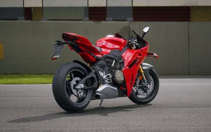 2027 Ducati Panigale V4 S Ducati Red