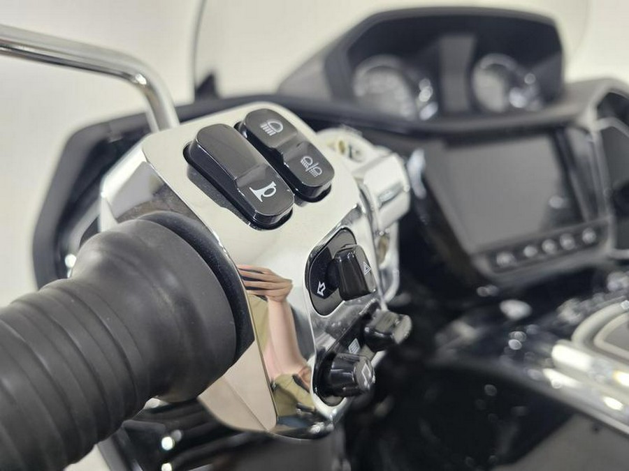 2023 Indian Motorcycle® Pursuit Limited Black Metallic