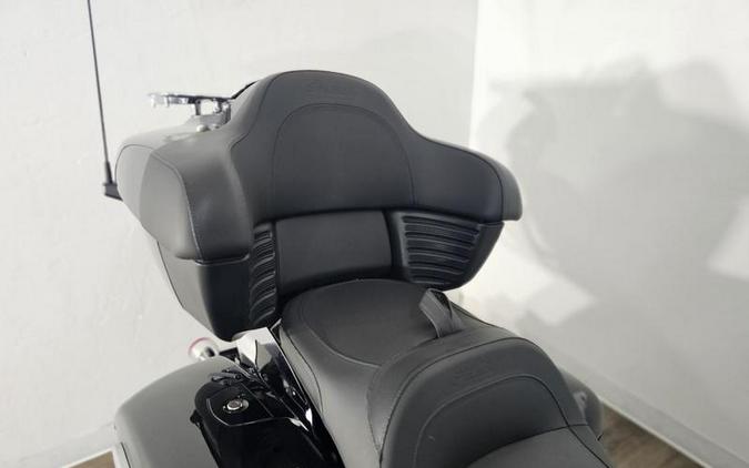 2023 Indian Motorcycle® Pursuit Limited Black Metallic