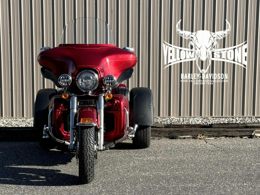 2013 Harley-Davidson Tri Glide™ Ultra Classic® Ember Red Sunglo