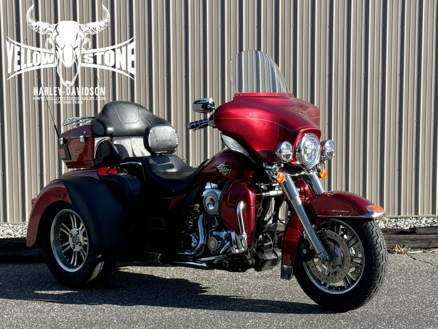 2013 Harley-Davidson Tri Glide™ Ultra Classic® Ember Red Sunglo