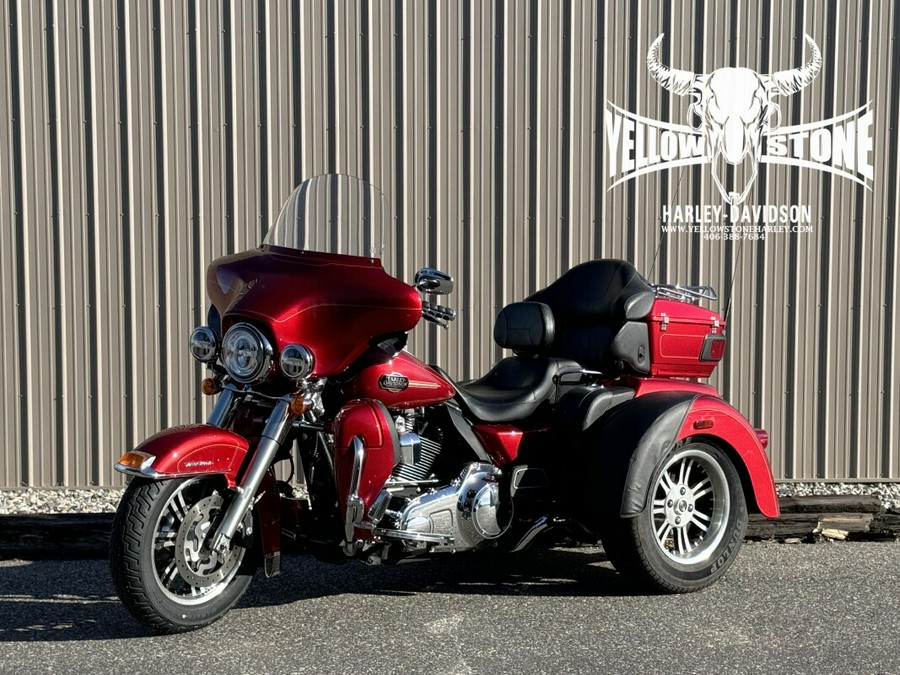 2013 Harley-Davidson Tri Glide™ Ultra Classic® Ember Red Sunglo