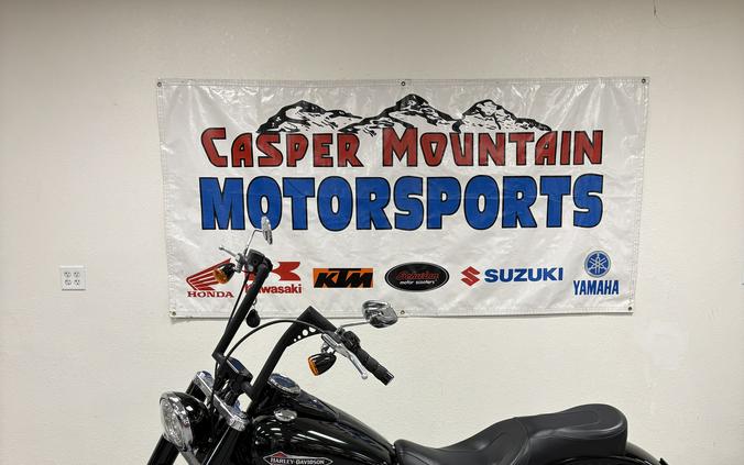 2018 Harley-Davidson® Softail Slim® FLS - UO5056