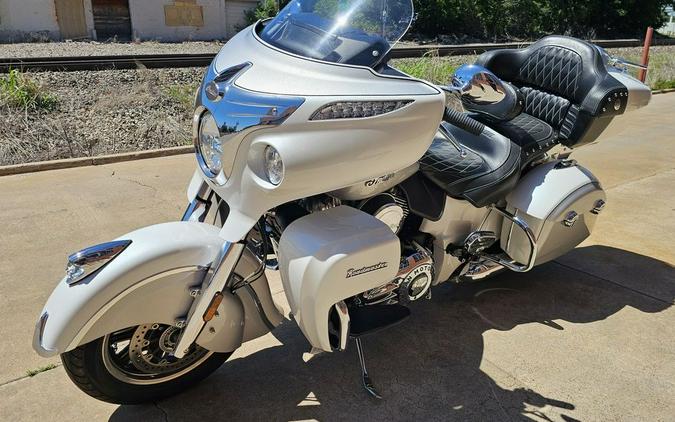 2018 Indian Motorcycle® Roadmaster® ABS Pearl White over Star Silver