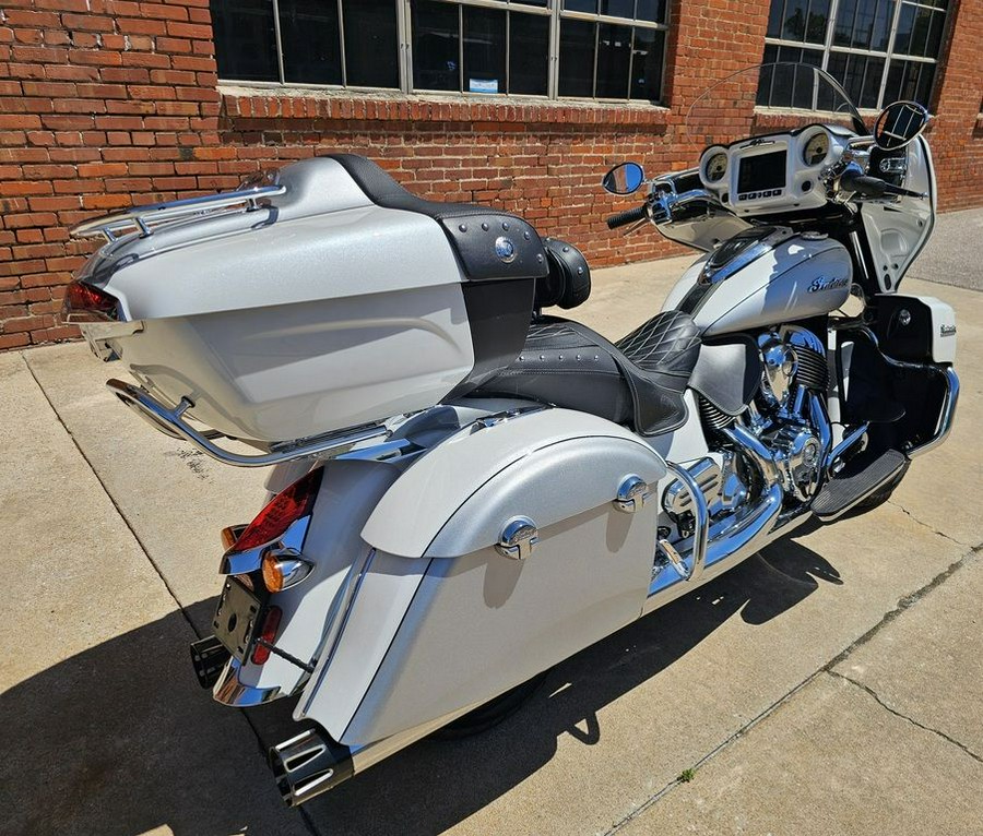 2018 Indian Motorcycle® Roadmaster® ABS Pearl White over Star Silver
