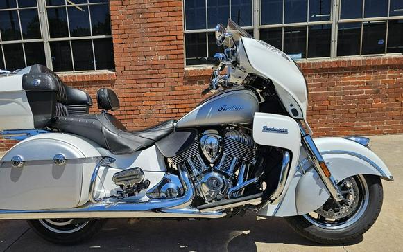 2018 Indian Motorcycle® Roadmaster® ABS Pearl White over Star Silver