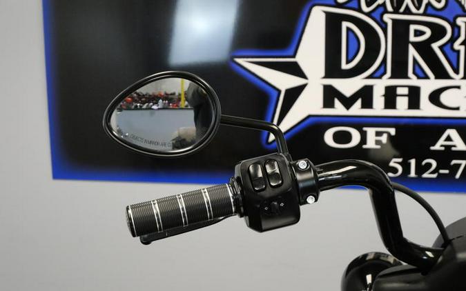 2019 Indian Motorcycle® Springfield® Dark Horse® White Smoke