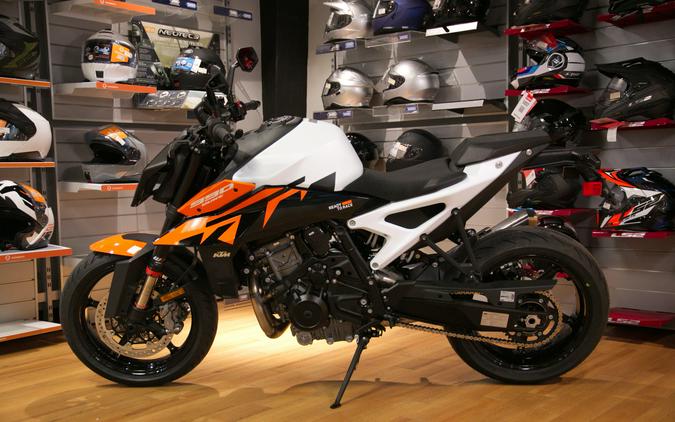 2027 KTM 990 DUKE