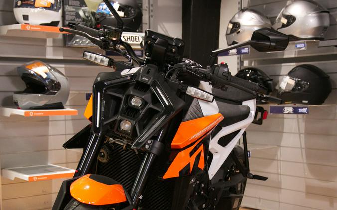 2027 KTM 990 DUKE