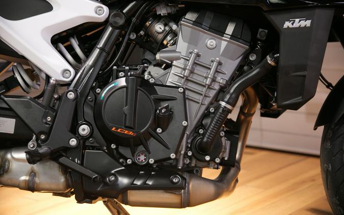 2027 KTM 990 DUKE