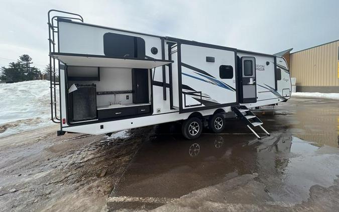 2022 Coachmen Freedom Express Liberty Edition 320BHDSLE