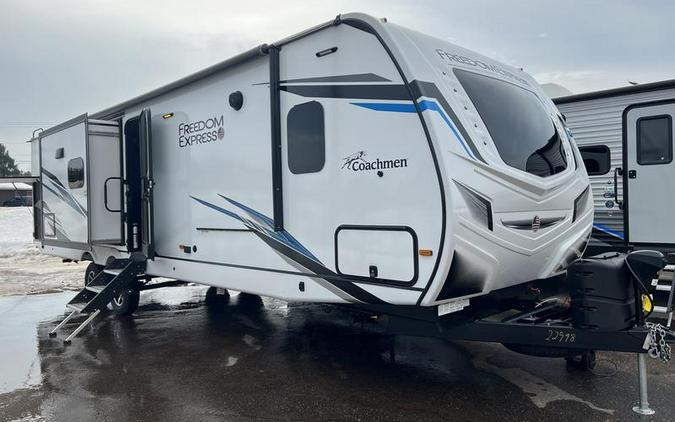 2022 Coachmen Freedom Express Liberty Edition 320BHDSLE