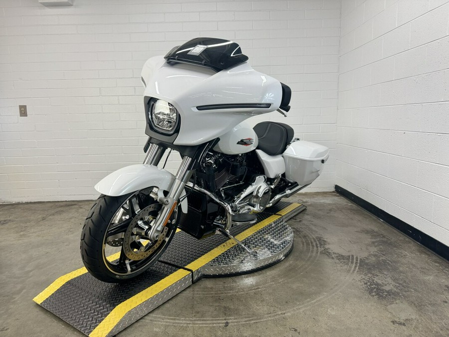 2024 Harley-Davidson Street Glide® WHITE ONYX PRL