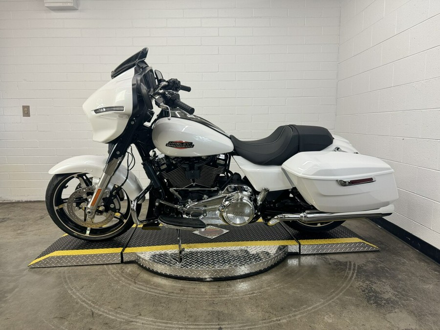 2024 Harley-Davidson Street Glide® WHITE ONYX PRL