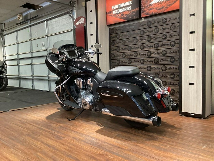 2020 Indian Motorcycle® Challenger Limited Thunder Black Pearl
