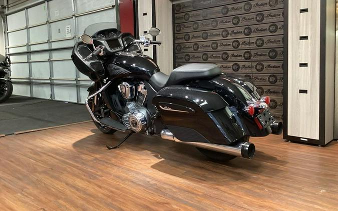 2020 Indian Motorcycle® Challenger Limited Thunder Black Pearl