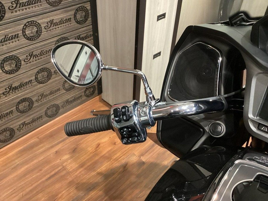 2020 Indian Motorcycle® Challenger Limited Thunder Black Pearl