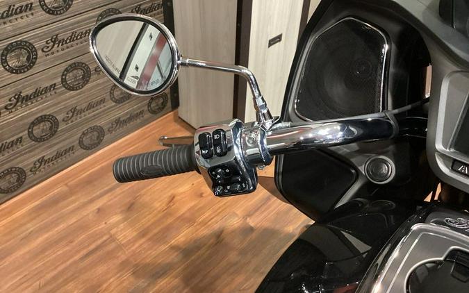 2020 Indian Motorcycle® Challenger Limited Thunder Black Pearl