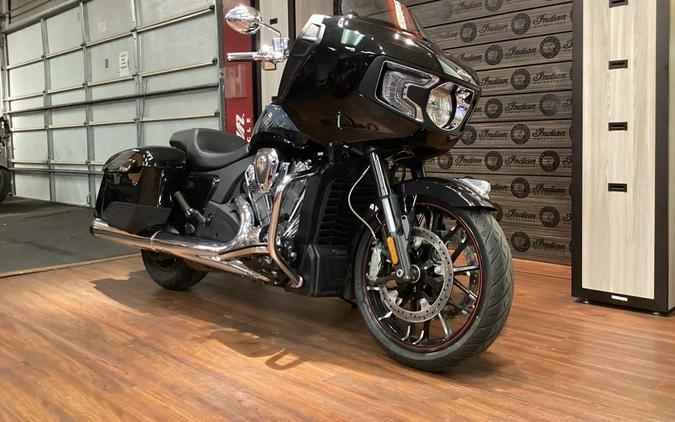 2020 Indian Motorcycle® Challenger Limited Thunder Black Pearl
