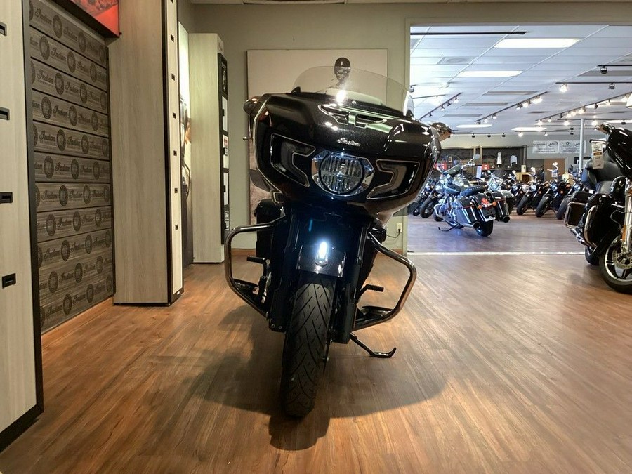 2020 Indian Motorcycle® Challenger Limited Thunder Black Pearl