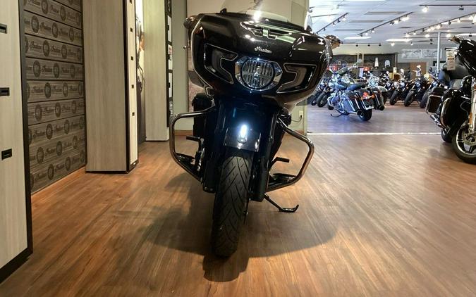 2020 Indian Motorcycle® Challenger Limited Thunder Black Pearl