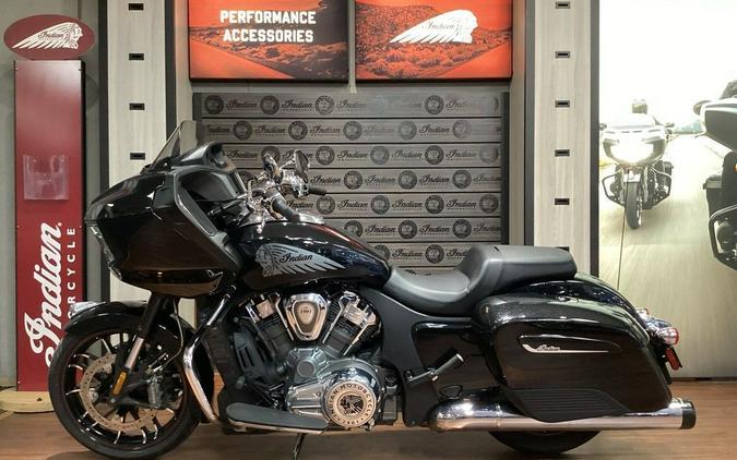 2020 Indian Motorcycle® Challenger Limited Thunder Black Pearl