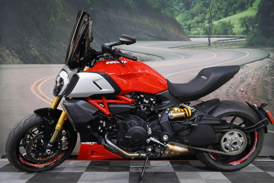 2021 Ducati Diavel 1260 S Ducati Red