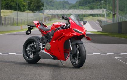 2027 Ducati Panigale V4 Ducati Red