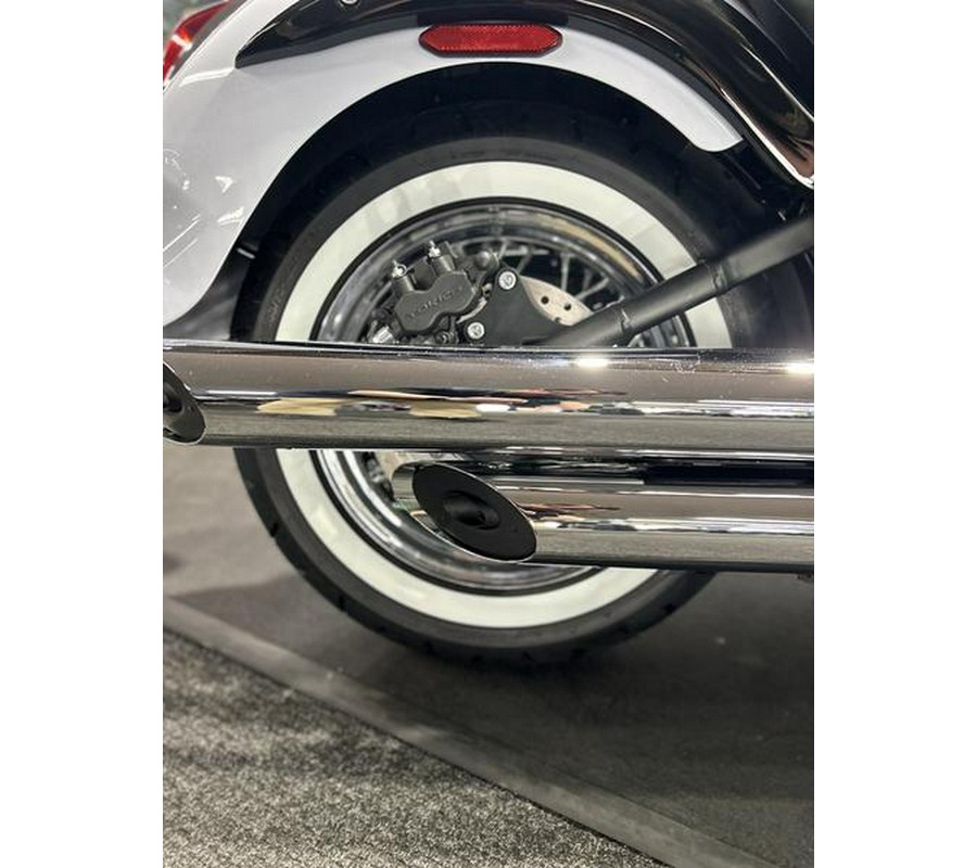 2026 Kawasaki Vulcan® 900 Classic