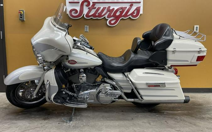 2008 Harley-Davidson® FLHTCUSE3 - CVO™ Ultra Classic® Screamin' Eagle® Electra Glide®