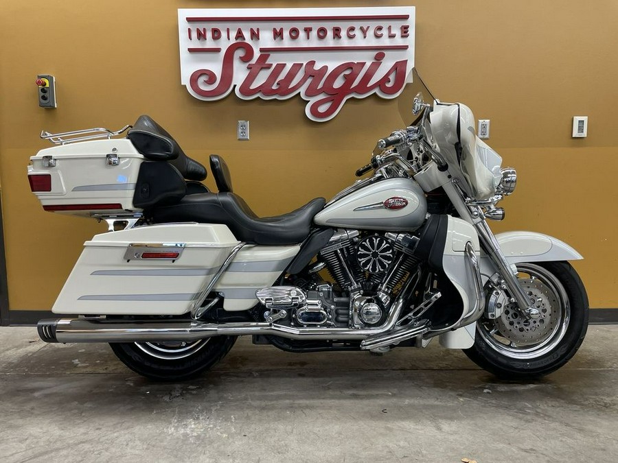 2008 Harley-Davidson® FLHTCUSE3 - CVO™ Ultra Classic® Screamin' Eagle® Electra Glide®