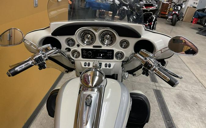 2008 Harley-Davidson® FLHTCUSE3 - CVO™ Ultra Classic® Screamin' Eagle® Electra Glide®