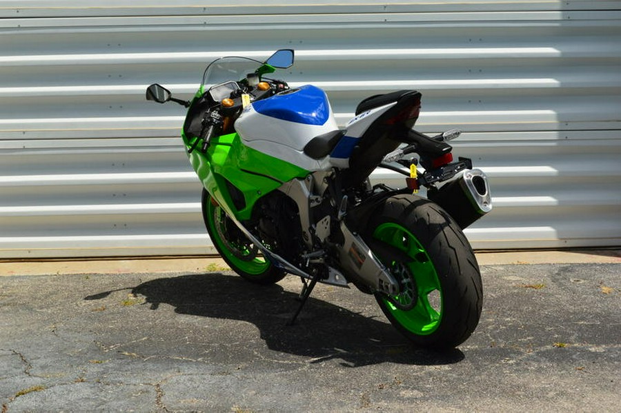 2024 Kawasaki Ninja® ZX™-6R 40th Anniversary Edition ABS