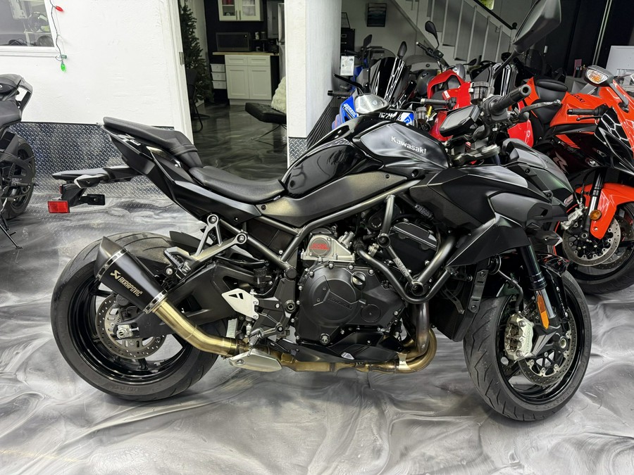 2021 KAWASAKI ZR1000KMFNL Z H2 Ackrapovic Exhaust, free warranty & only 1450 miles!