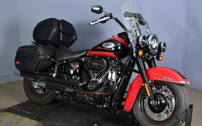 2022 Harley-Davidson Heritage Classic 114 Redline Red/Vivid Black (Black Finish w/Laced Wheels)
