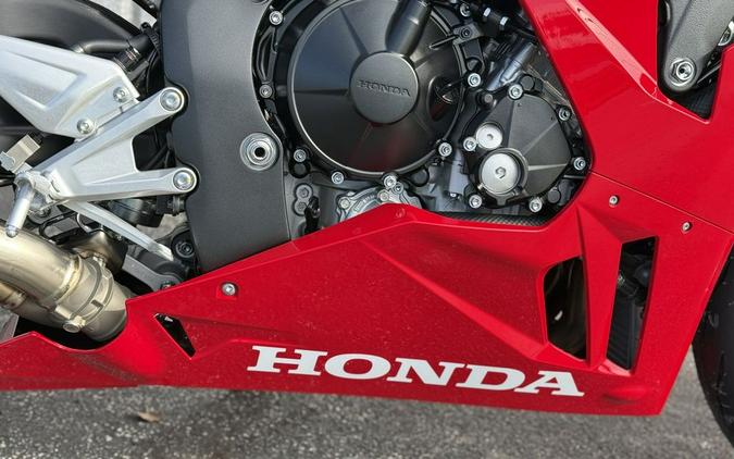 2027 Honda CBR1000RR-R Fireblade SP Grand Prix Red - 600074