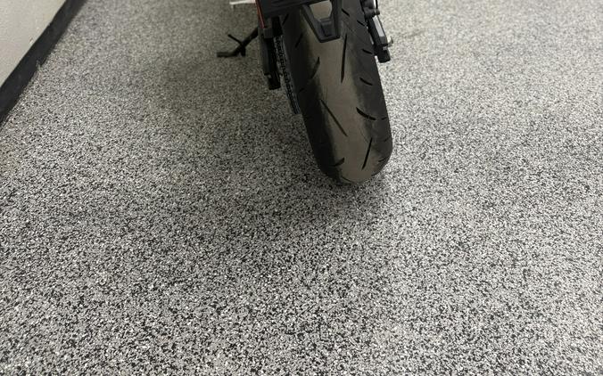 2024 Suzuki GSX-8R Pearl Ignite Yellow - US2985