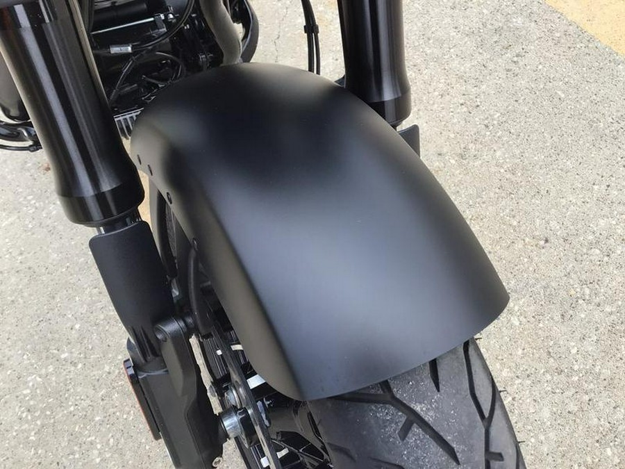 2024 Indian Motorcycle® Sport Chief Black Smoke