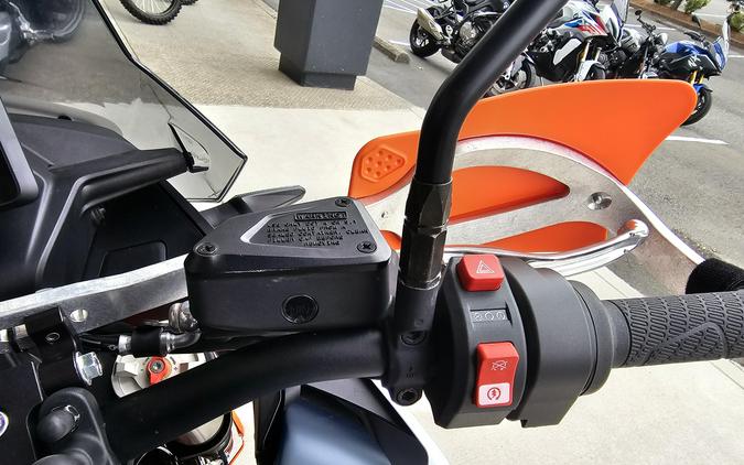 2024 KTM Adventure 890 R