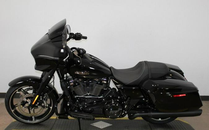 Harley-Davidson Street Glide® 2024 FLHX 84405864 VIVID BLACK