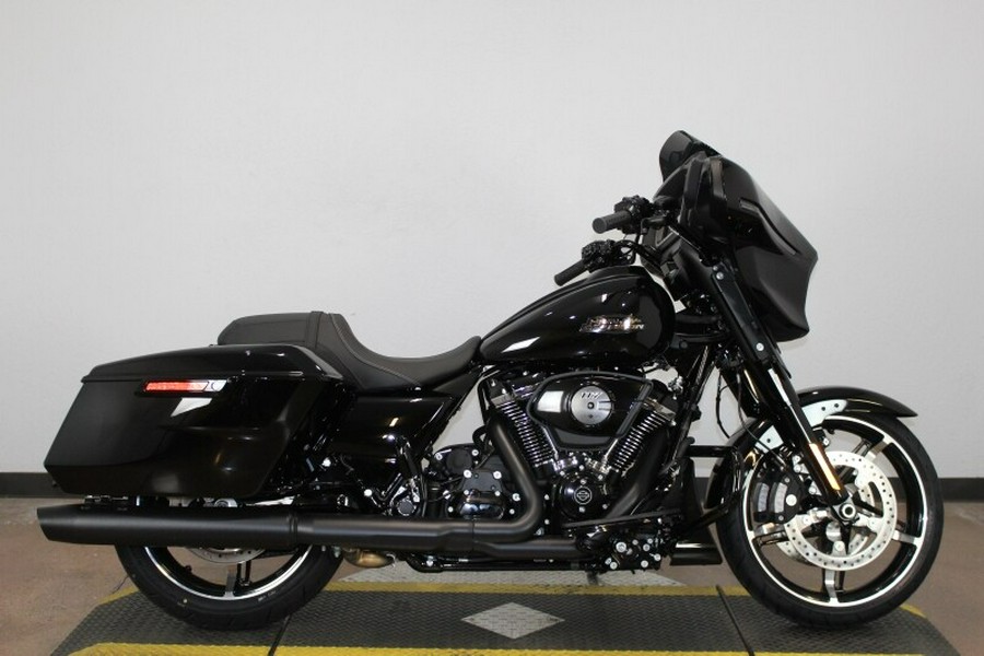 Harley-Davidson Street Glide® 2024 FLHX 84405864 VIVID BLACK