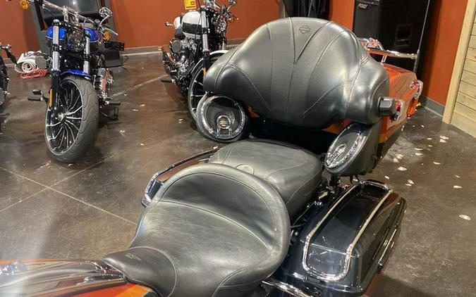 2013 Harley-Davidson FLHTCUSE8 - CVO Ultra Classic Electra Glide