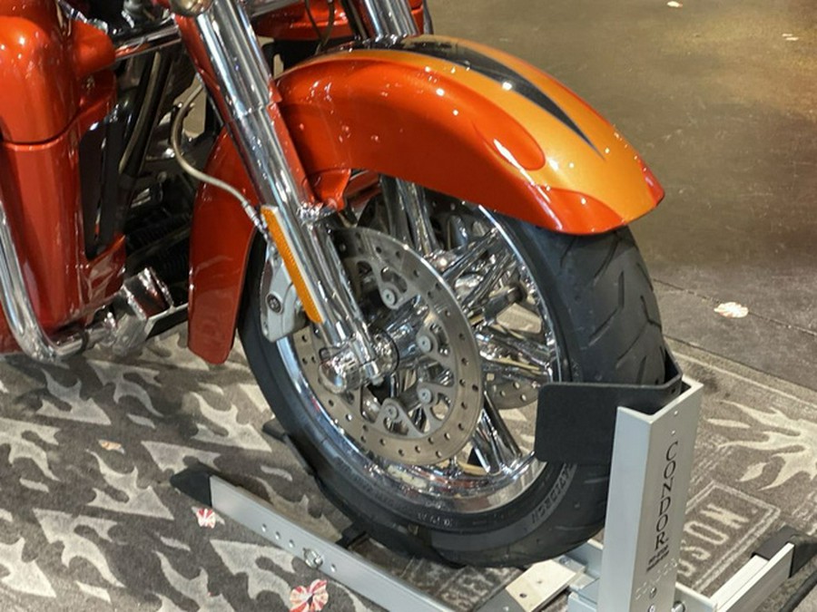 2013 Harley-Davidson FLHTCUSE8 - CVO Ultra Classic Electra Glide