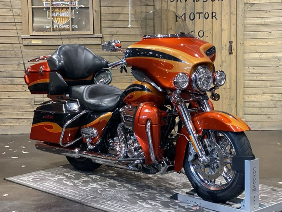 2013 Harley-Davidson FLHTCUSE8 - CVO Ultra Classic Electra Glide