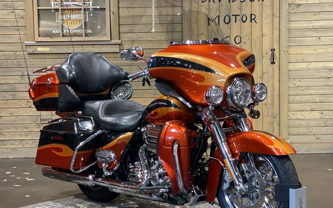 2013 Harley-Davidson FLHTCUSE8 - CVO Ultra Classic Electra Glide