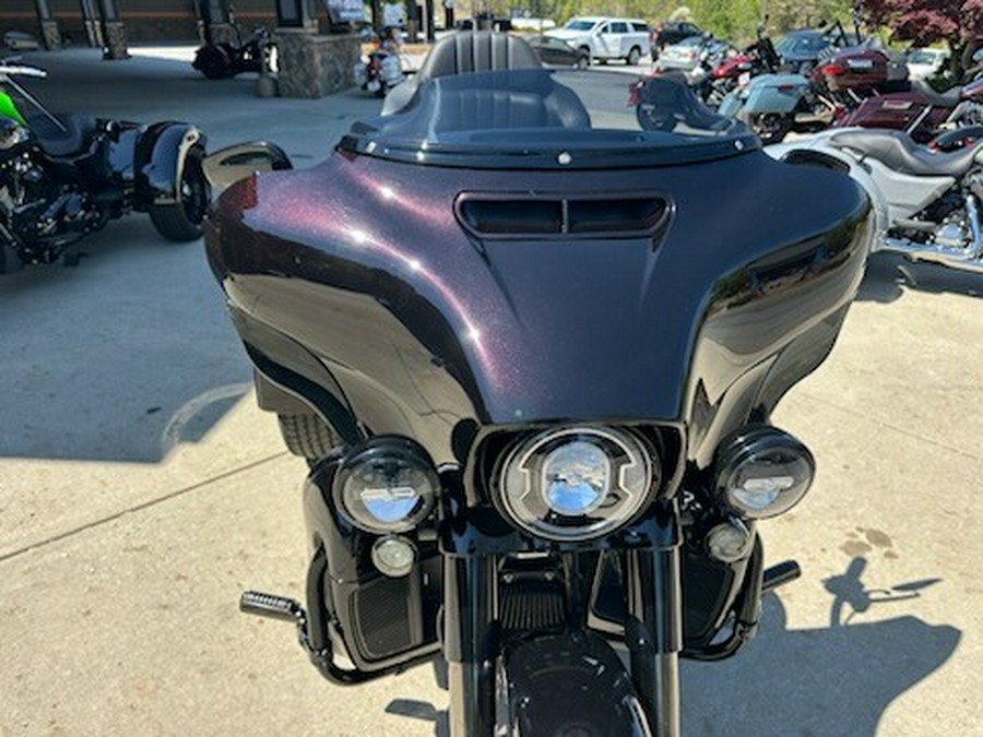 2021 Harley-Davidson CVO Tri Glide Charred Crimson