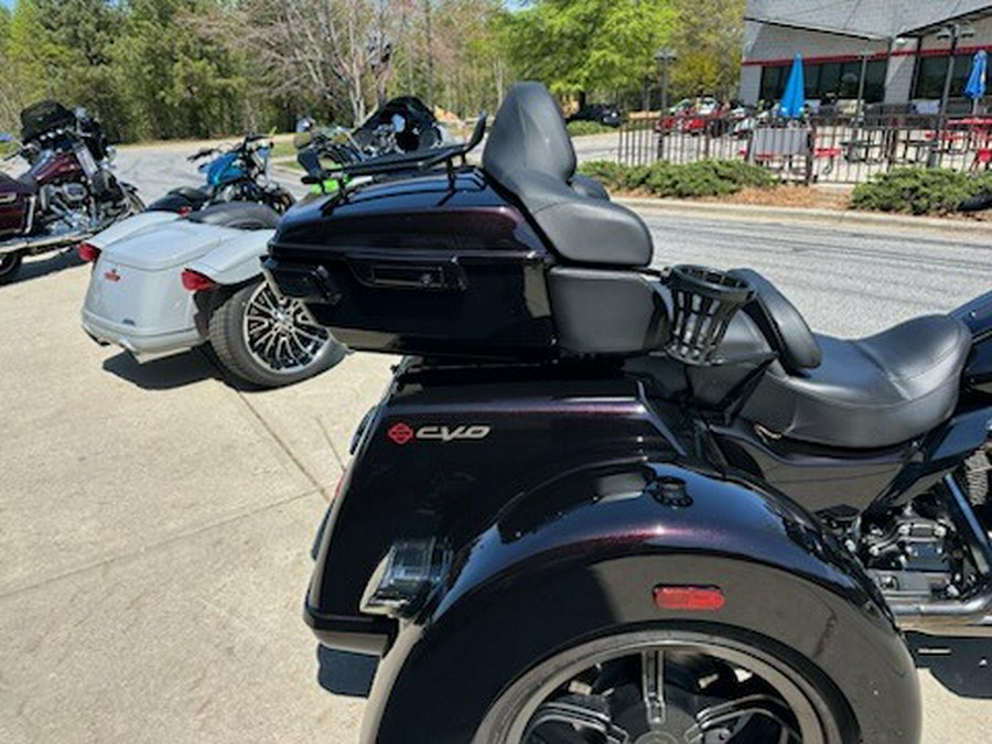 2021 Harley-Davidson CVO Tri Glide Charred Crimson