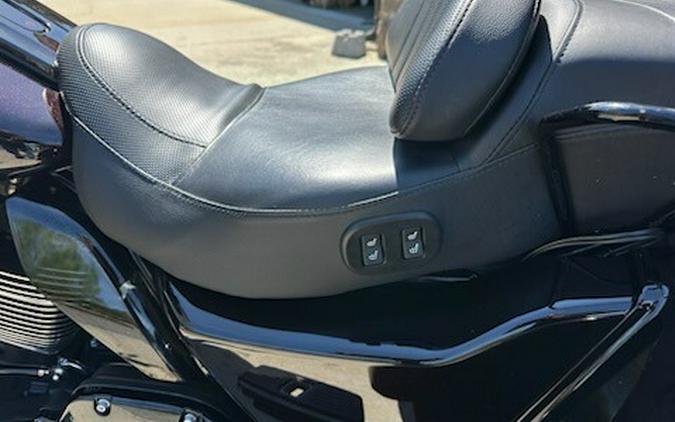 2021 Harley-Davidson® CVO™ Tri Glide® Charred Crimson