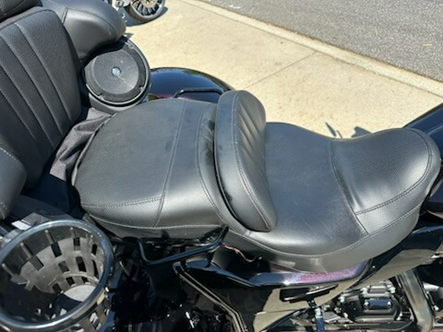 2021 Harley-Davidson CVO Tri Glide Charred Crimson
